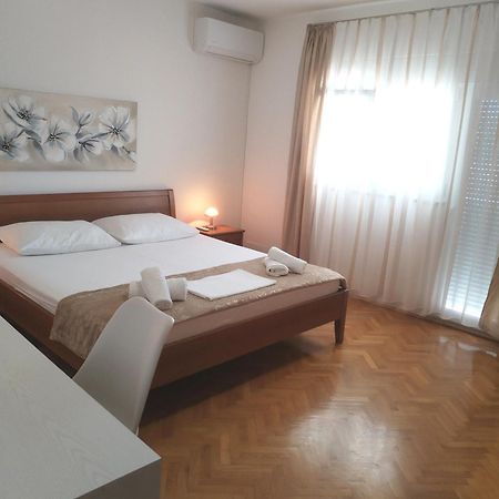Apartments"Nika" With Private Pool Galovac  Bagian luar foto