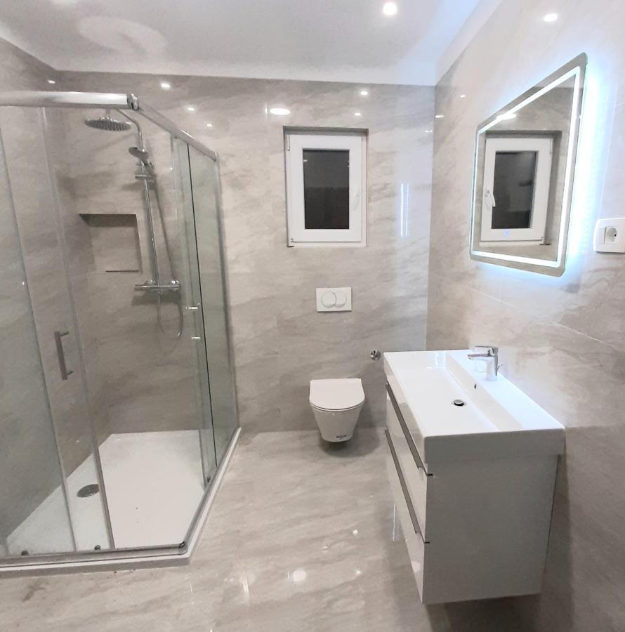 Apartments"Nika" With Private Pool Galovac  Bagian luar foto