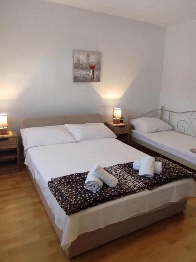 Apartments"Nika" With Private Pool Galovac  Bagian luar foto