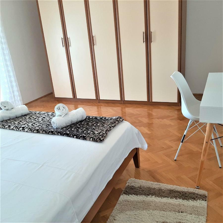 Apartments"Nika" With Private Pool Galovac  Bagian luar foto