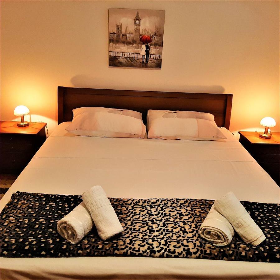 Apartments"Nika" With Private Pool Galovac  Bagian luar foto