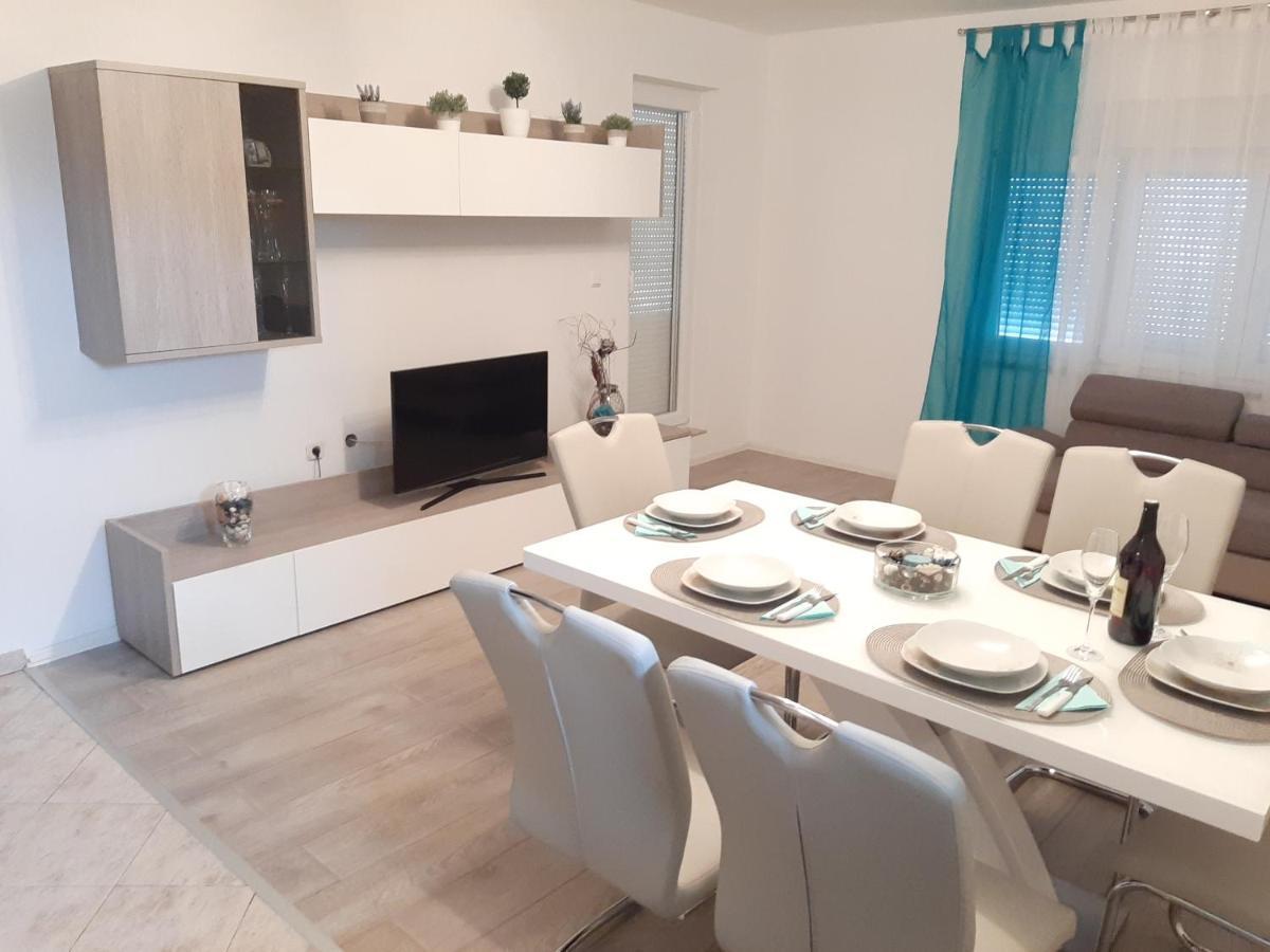 Apartments"Nika" With Private Pool Galovac  Bagian luar foto